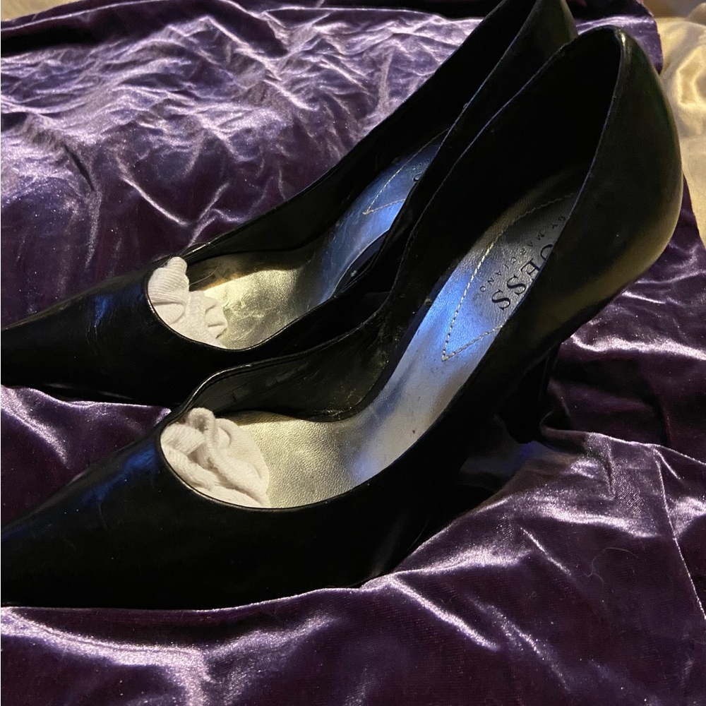 Guess leather Pointed Toe Heels